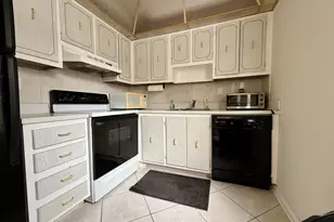 470 Capri J, Delray Beach, FL 33484 - Photo 6