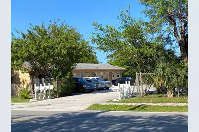 525 S Swinton Avenue #1-8, Delray Beach, FL 33444 - Photo 1