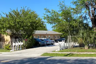 525 S Swinton Ave, Delray Beach, FL 33444 - Photo 1