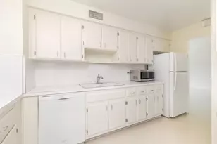 389 S Lake Dr, Palm Beach, FL 33480 - Photo 8