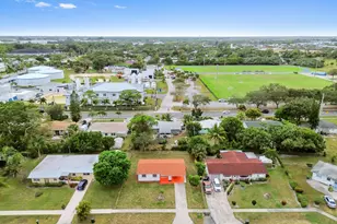 908 SE Hall St, Stuart, FL 34994 - Photo 20