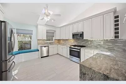 122 Eagleton Lane, Palm Beach Gardens, FL 33418 - Photo 8