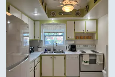 2980 Crosley Drive E #F, West Palm Beach, FL 33415 - Photo 2
