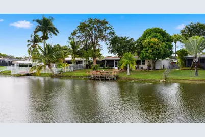 1811 NW 119th Avenue, Pembroke Pines, FL 33026 - Photo 8