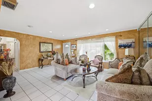 1811 NW 119th Ave, Pembroke Pines, FL 33026 - Photo 10