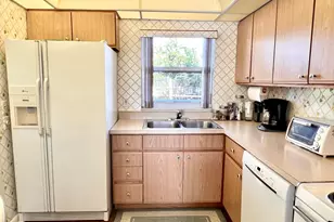 231 E Lantana Rd, Lantana, FL 33462 - Photo 2