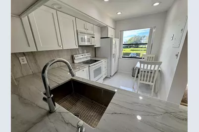 12962 Briarlake Drive #202, Palm Beach Gardens, FL 33418 - Photo 8