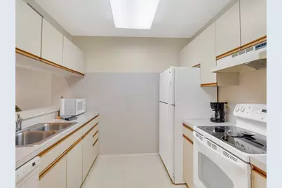 27 Plantation Drive #202, Vero Beach, FL 32966 - Photo 10