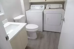 843 Blue Ridge Cir, West Palm Beach, FL 33409 - Photo 10