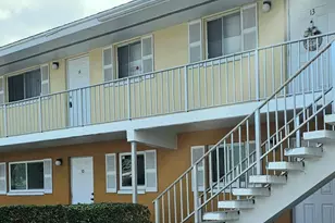 1501 Crescent Cir, West Palm Beach, FL 33403 - Photo 1