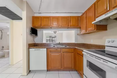 6736 Palmetto Circle S #105, Boca Raton, FL 33433 - Photo 6