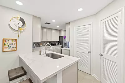 6721 Versailles Court, Lake Worth, FL 33467 - Photo 4