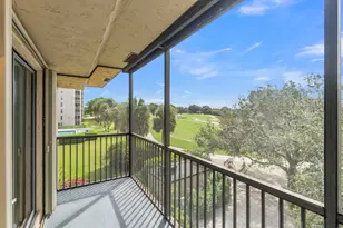 200 Jacaranda Country Club Dr, Plantation, FL 33324 - Photo 20