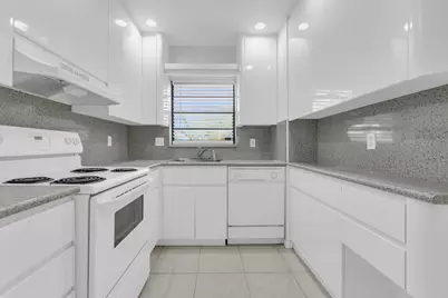 200 Jacaranda Country Club Dr #3c, Plantation, FL 33324 - Photo 8