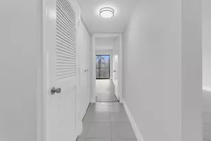 200 Jacaranda Country Club Dr, Plantation, FL 33324 - Photo 10