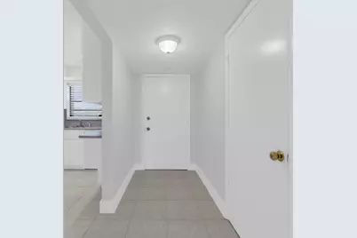 200 Jacaranda Country Club Dr #3c, Plantation, FL 33324 - Photo 2