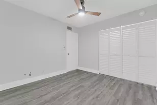 200 Jacaranda Country Club Dr, Plantation, FL 33324 - Photo 14