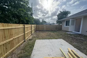 857 W 3rd St, Riviera Beach, FL 33404 - Photo 26