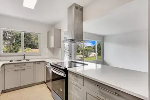 208 NW 1st St, Boynton Beach, FL 33435 - Photo 8