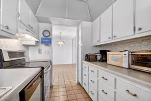 7293 W Oakridge Cir, Lake Worth Beach, FL 33462 - Photo 14