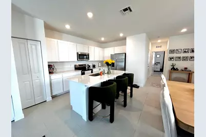 317 SE Crossoak Lane, Port Saint Lucie, FL 34984 - Photo 6