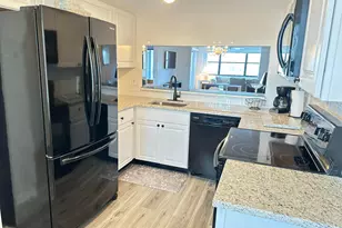 7593 Tahiti Ln, Lake Worth, FL 33467 - Photo 2