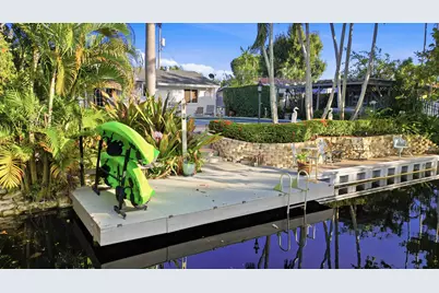 1905 Meadow Court, Palm Springs, FL 33406 - Photo 14