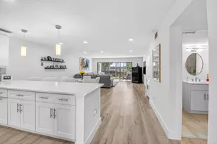 18 Westgate Ln, Boynton Beach, FL 33436 - Photo 2