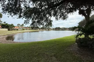 222 E Tall Oaks Cir, Palm Beach Gardens, FL 33410 - Photo 2