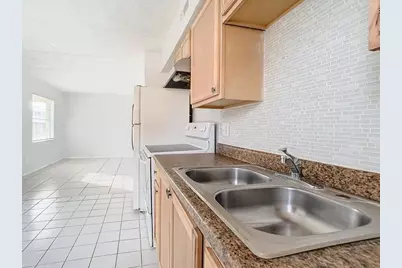 694 Michigan Court #3, Saint Cloud, FL 34769 - Photo 10