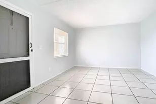 694 Michigan Ct, Saint Cloud, FL 34769 - Photo 4