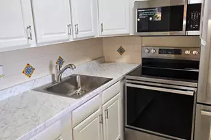 290 Chatham O, West Palm Beach, FL 33417 - Photo 2