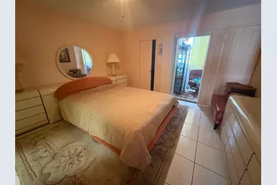 202 Greenbrier C, West Palm Beach, FL 33417 - Photo 2