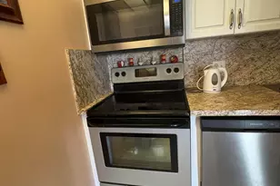 202 Greenbrier C, West Palm Beach, FL 33417 - Photo 8