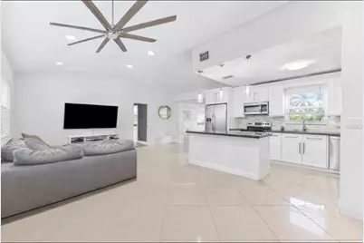 1710 Katherine Court, Lake Worth, FL 33461 - Photo 4