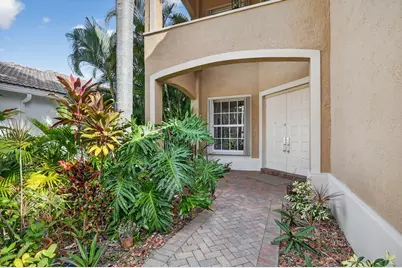 1605 E Classical Boulevard, Delray Beach, FL 33445 - Photo 2