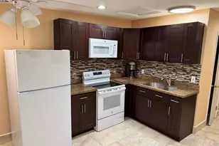 816 Greenbriar Dr, Lake Park, FL 33403 - Photo 8