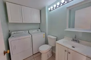 832 Blue Ridge Cir, West Palm Beach, FL 33409 - Photo 4