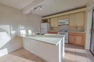 832 Blue Ridge Cir, West Palm Beach, FL 33409 - Photo 2