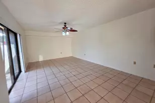 832 Blue Ridge Cir, West Palm Beach, FL 33409 - Photo 2