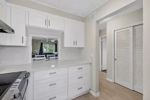 2050 NE 39th St, Lighthouse Point, FL 33064 - Photo 16