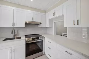 2050 NE 39th St, Lighthouse Point, FL 33064 - Photo 12