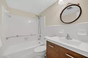 2050 NE 39th St, Lighthouse Point, FL 33064 - Photo 18