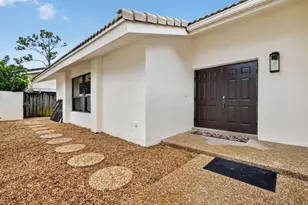 804 Foxpointe Cir, Delray Beach, FL 33445 - Photo 6