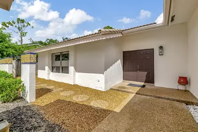 804 Foxpointe Circle, Delray Beach, FL 33445 - Photo 4