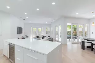 2443 Players Ct, Wellington, FL 33414 - Photo 10