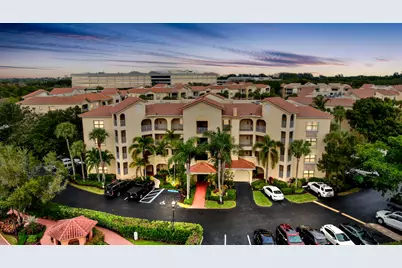 300 Uno Lago Drive #405, North Palm Beach, FL 33408 - Photo 4