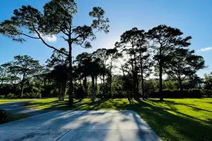 8895 N Bates Rd, Palm Beach Gardens, FL 33418 - Photo 42