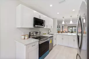 17 Stratford Dr E, Boynton Beach, FL 33436 - Photo 10