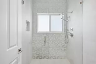 16430 NE 30th Ave, North Miami Beach, FL 33160 - Photo 40